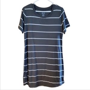 Maurices 24/7 Sneaker Dress Size L